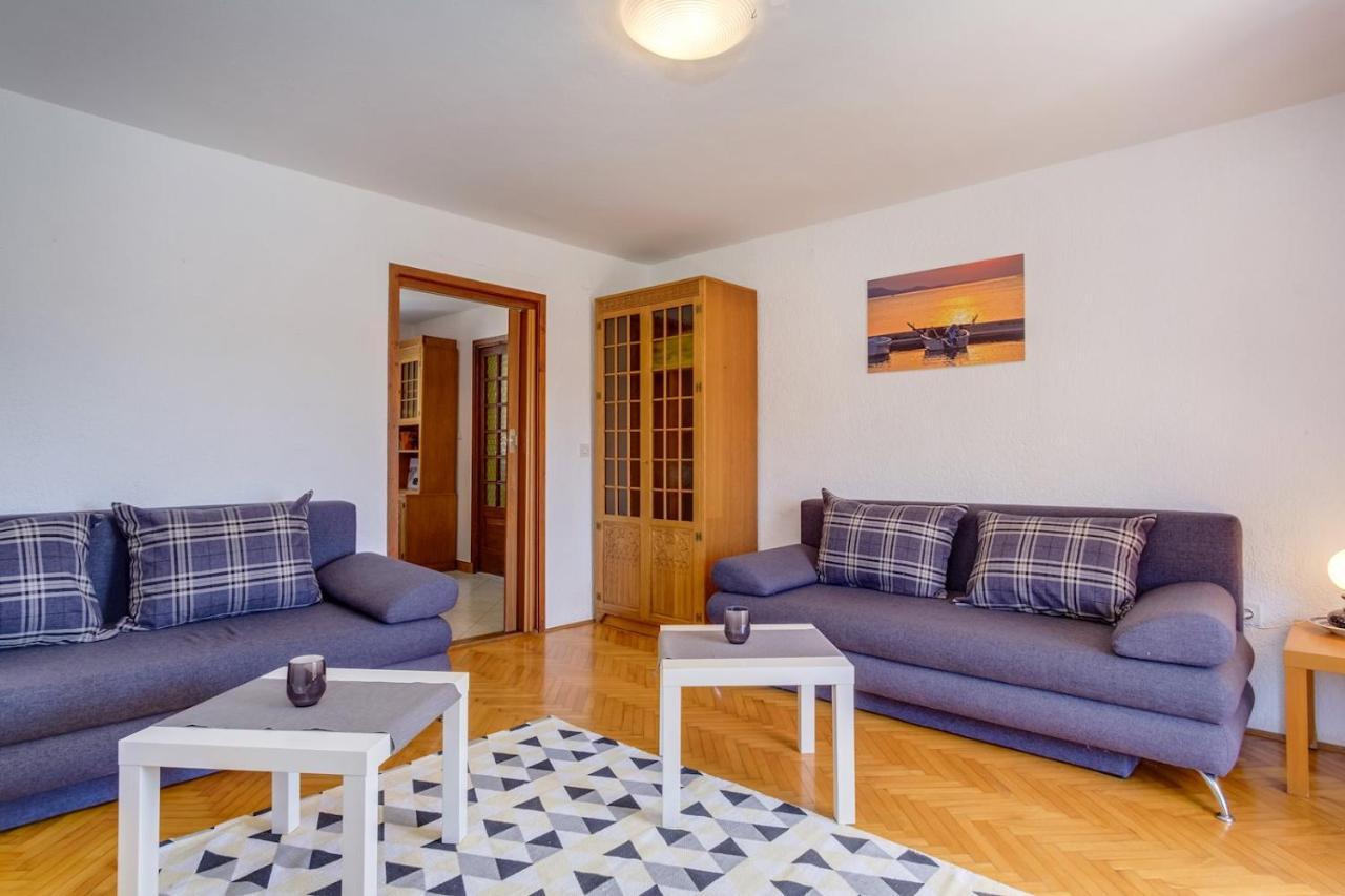Apartmani Nadalina Veli Lošinj Exteriör bild