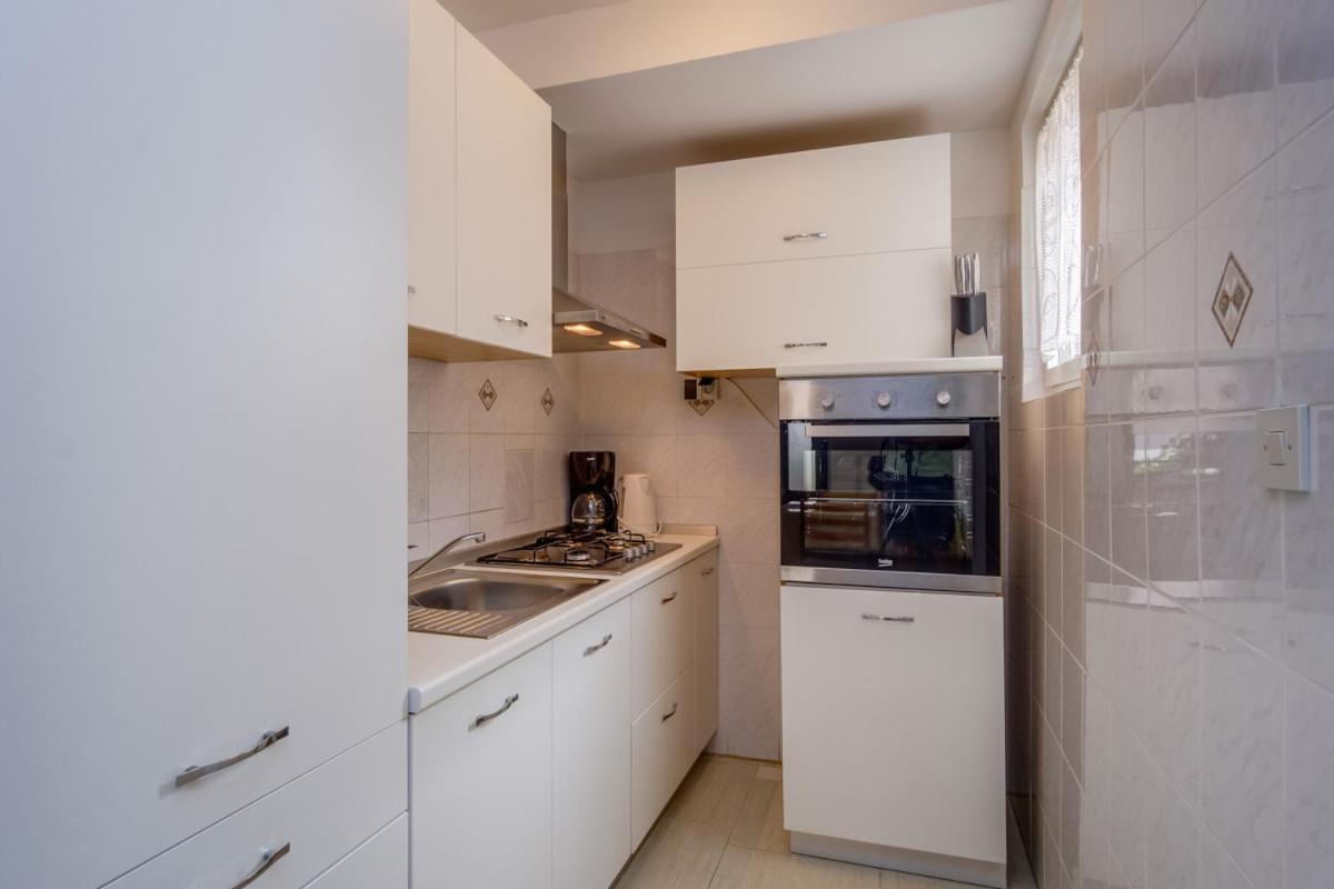 Apartmani Nadalina Veli Lošinj Exteriör bild