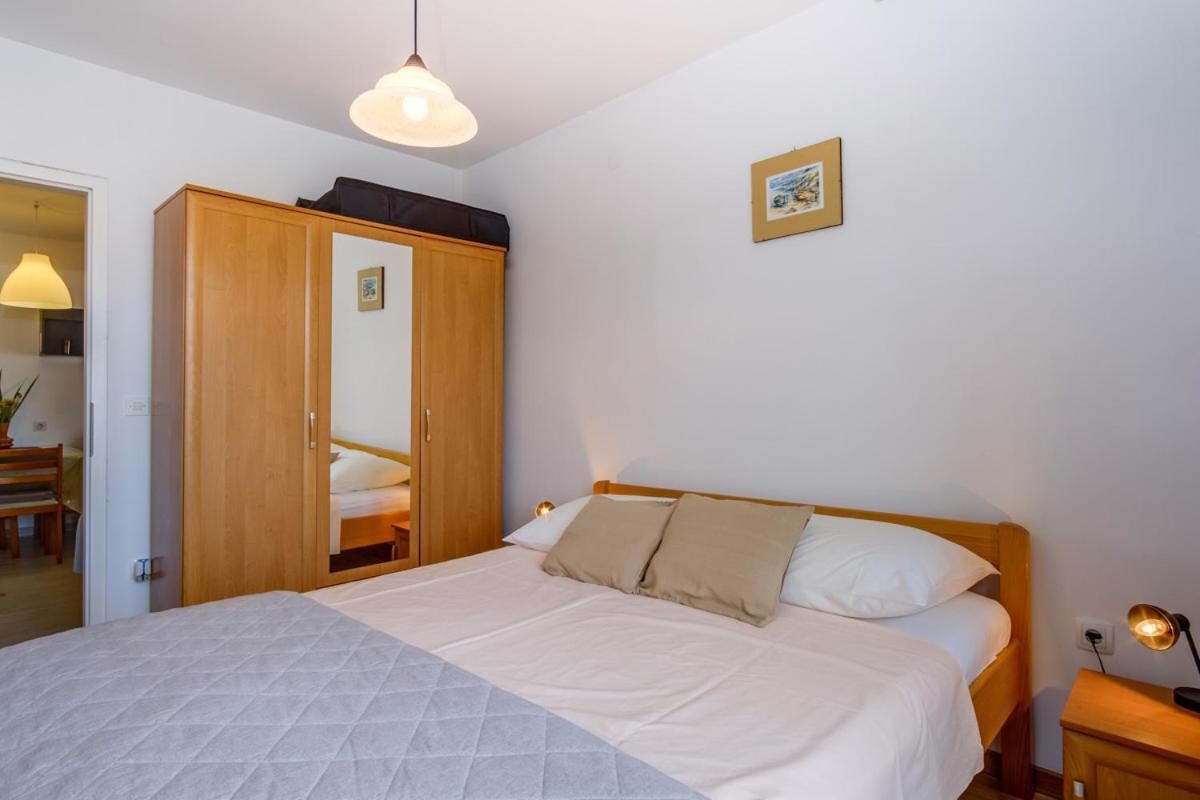 Apartmani Nadalina Veli Lošinj Exteriör bild