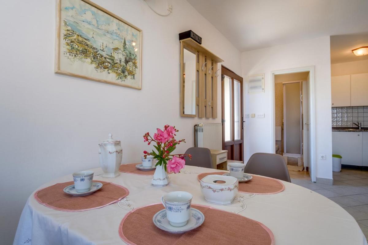 Apartmani Nadalina Veli Lošinj Exteriör bild