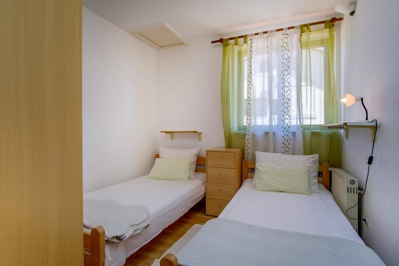 Apartmani Nadalina Veli Lošinj Exteriör bild